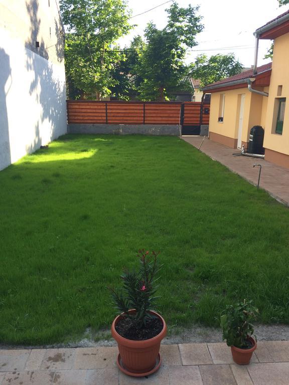 Green Garden Apartman Apartment บูดาเปสต์ ภายนอก รูปภาพ