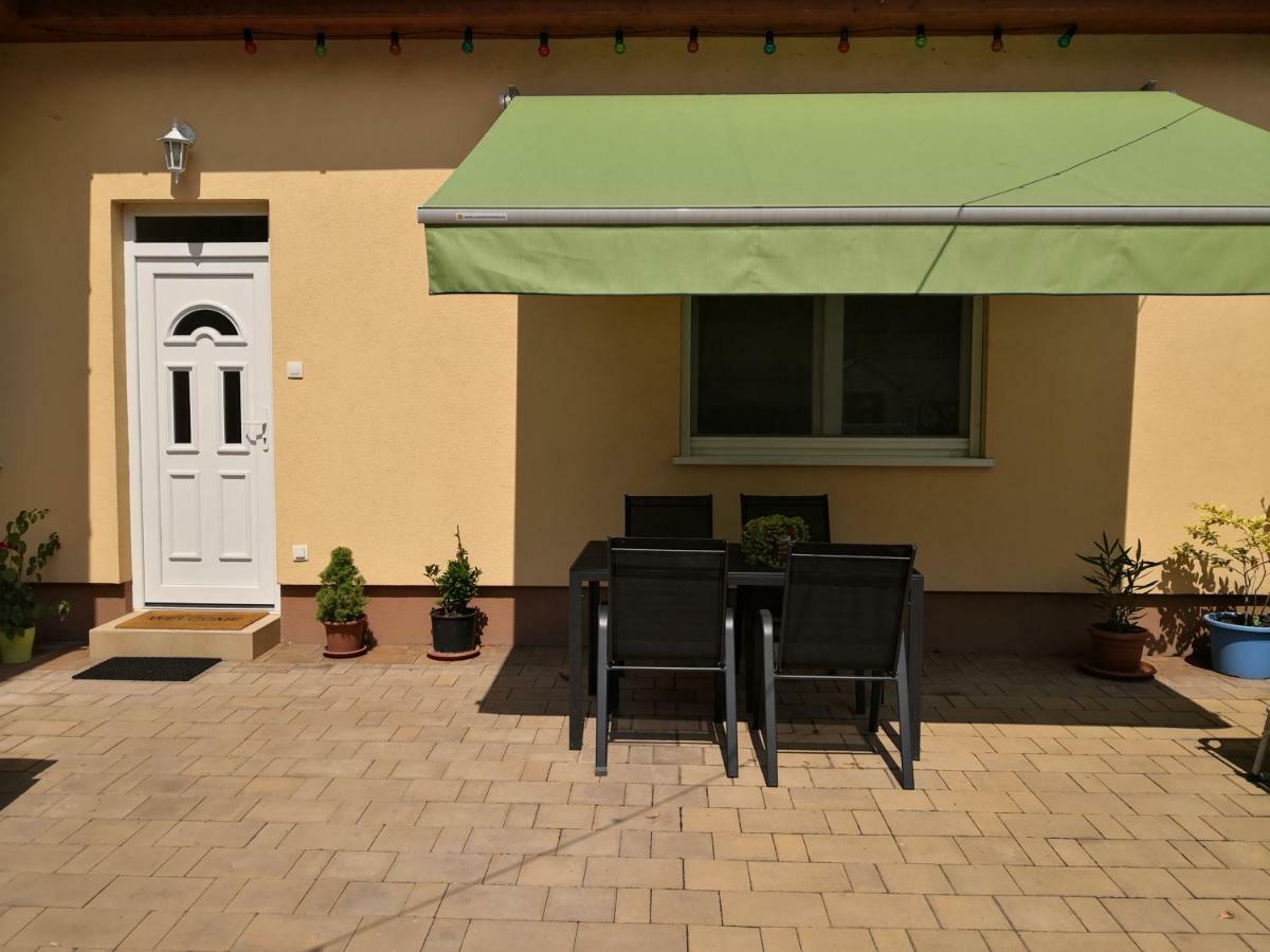 Green Garden Apartman Apartment บูดาเปสต์ ภายนอก รูปภาพ